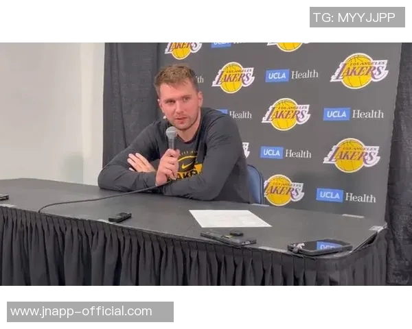 湖人队友收礼物东契奇去年圣诞节送卡丁车给独行侠全队