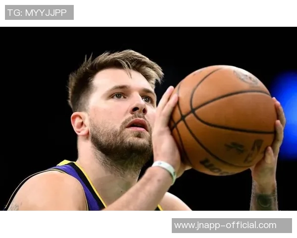 湖船大战裁判报告揭示真相邓恩最后时刻判罚东契奇为好球 湖船大战裁判报告揭示真相邓恩最后时刻判罚东契奇为好球